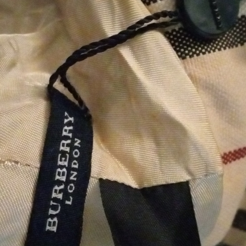 Burberry bucket hat😍🔥 - Picture 4 of 6
